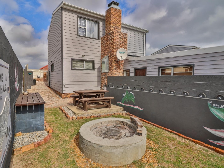 5 Bedroom Property for Sale in De Kelders Western Cape